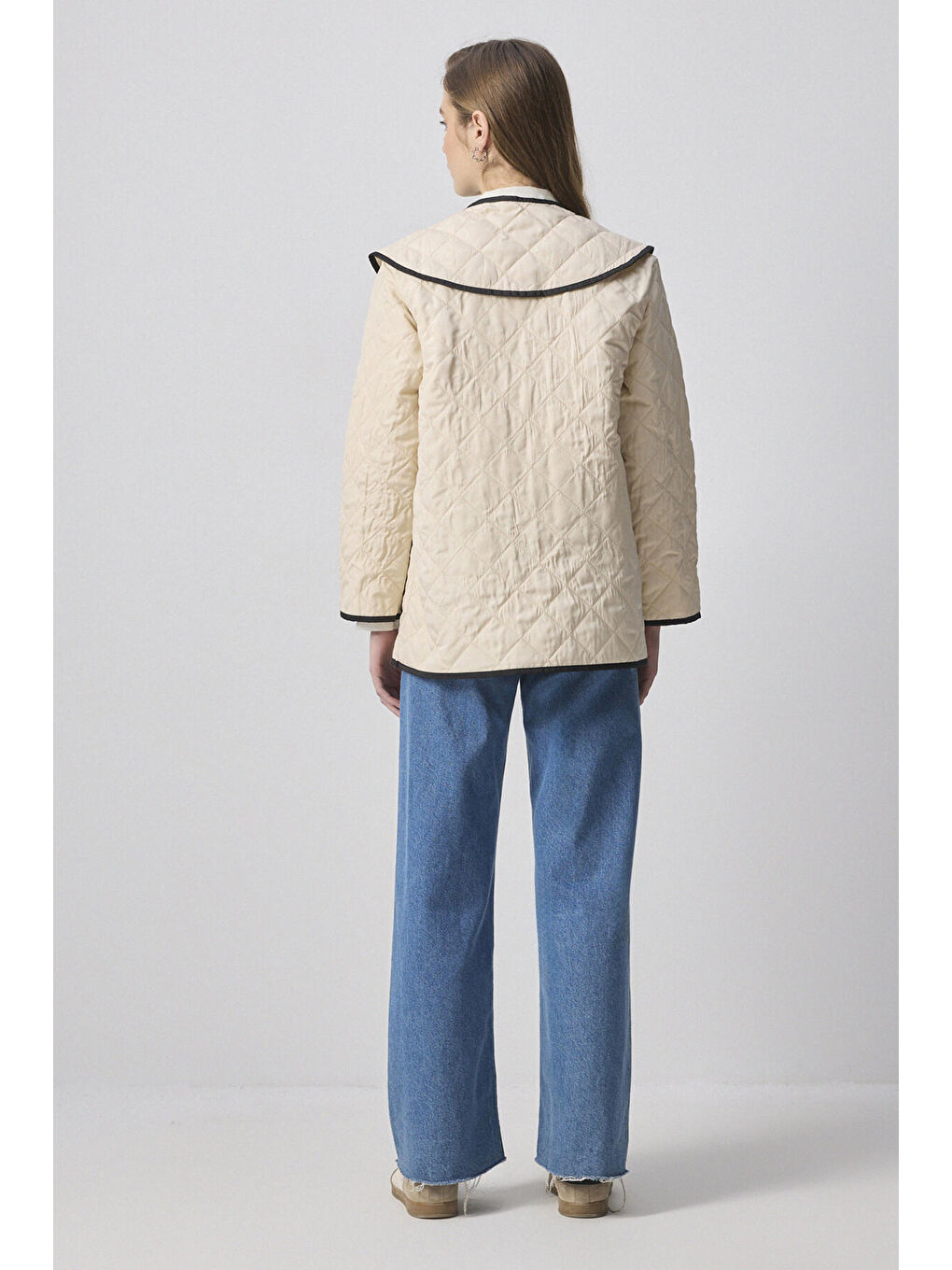 Ekru Kontrast Biyeli Kapitone Ceket-3