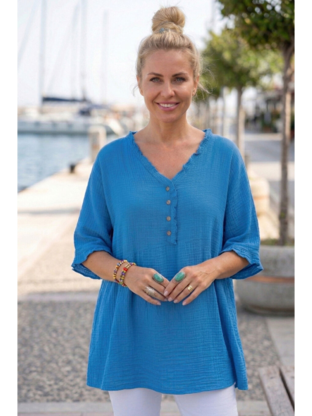 Mavi V Yaka Kısa Kol Düğmeli Yaka Ve Kolucu Fırfırlı Casual Müslin Oversize Dokuma Bluz 77 70-2