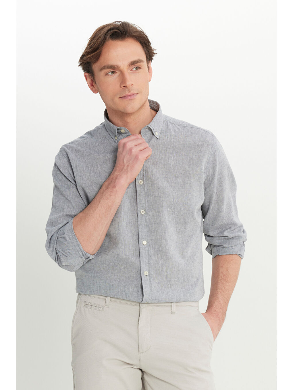 Erkek Gri Pamuklu Keten Comfort Fit Düğmeli Yaka Armürlü Gömlek-1