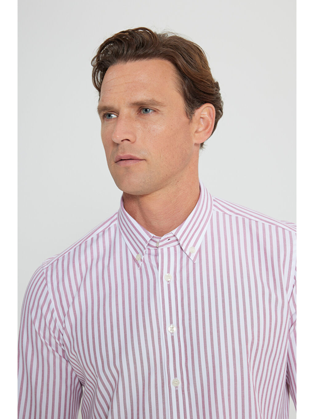 Erkek Beyaz-Bordo %100 Pamuk Slim Fit Dar Kesim Düğmeli Yaka Armürlü Gömlek-3
