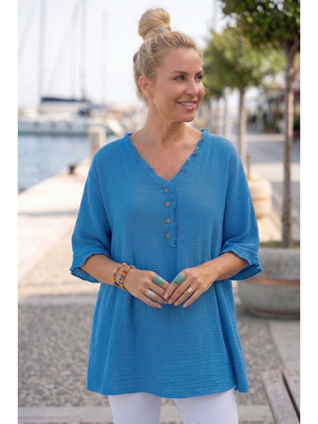 Mavi V Yaka Kısa Kol Düğmeli Yaka Ve Kolucu Fırfırlı Casual Müslin Oversize Dokuma Bluz 77 70-3