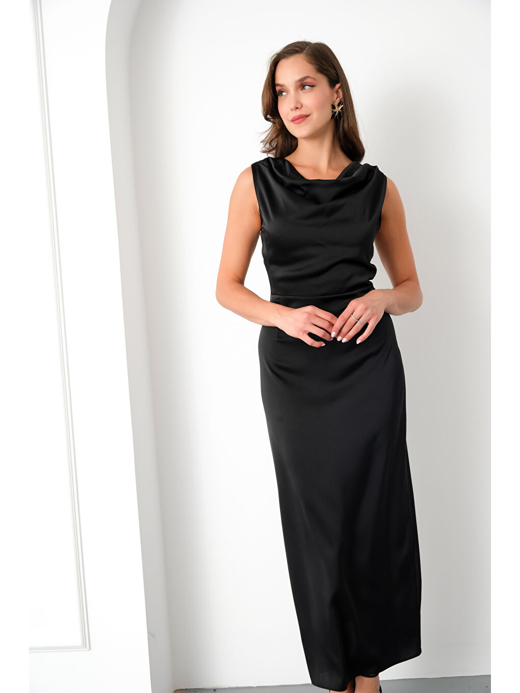 Kadın Siyah Degaje Yaka Midi Saten Elbise-2