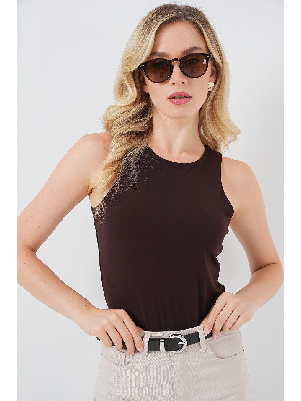 Kadın Halter Yaka Çıtçıtlı Body 972 - Kahverengi