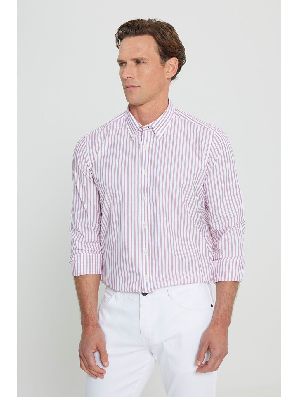 Erkek Beyaz-Bordo %100 Pamuk Slim Fit Dar Kesim Düğmeli Yaka Armürlü Gömlek-4