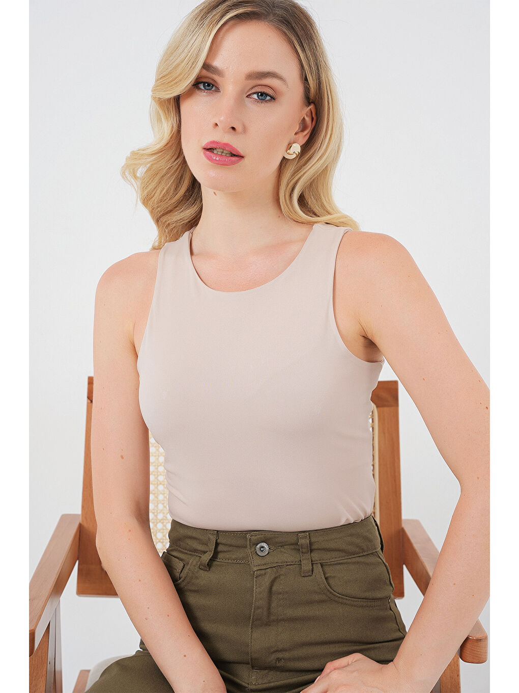 Kadın Halter Yaka Çıtçıtlı Body 972 - Bej