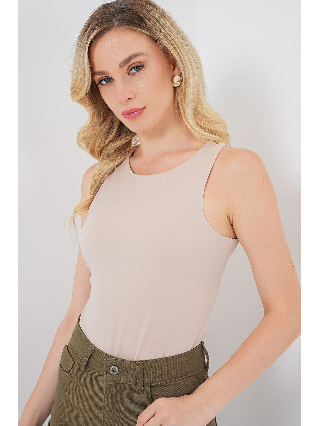 Kadın Halter Yaka Çıtçıtlı Body 972 - Bej-2