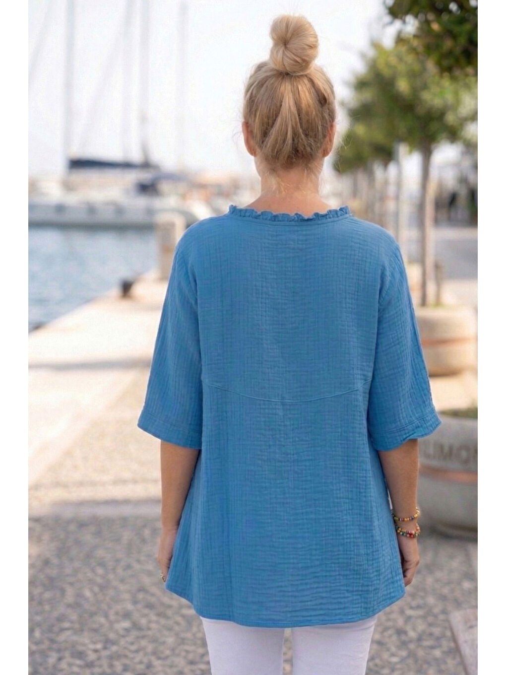 Mavi V Yaka Kısa Kol Düğmeli Yaka Ve Kolucu Fırfırlı Casual Müslin Oversize Dokuma Bluz 77 70-5