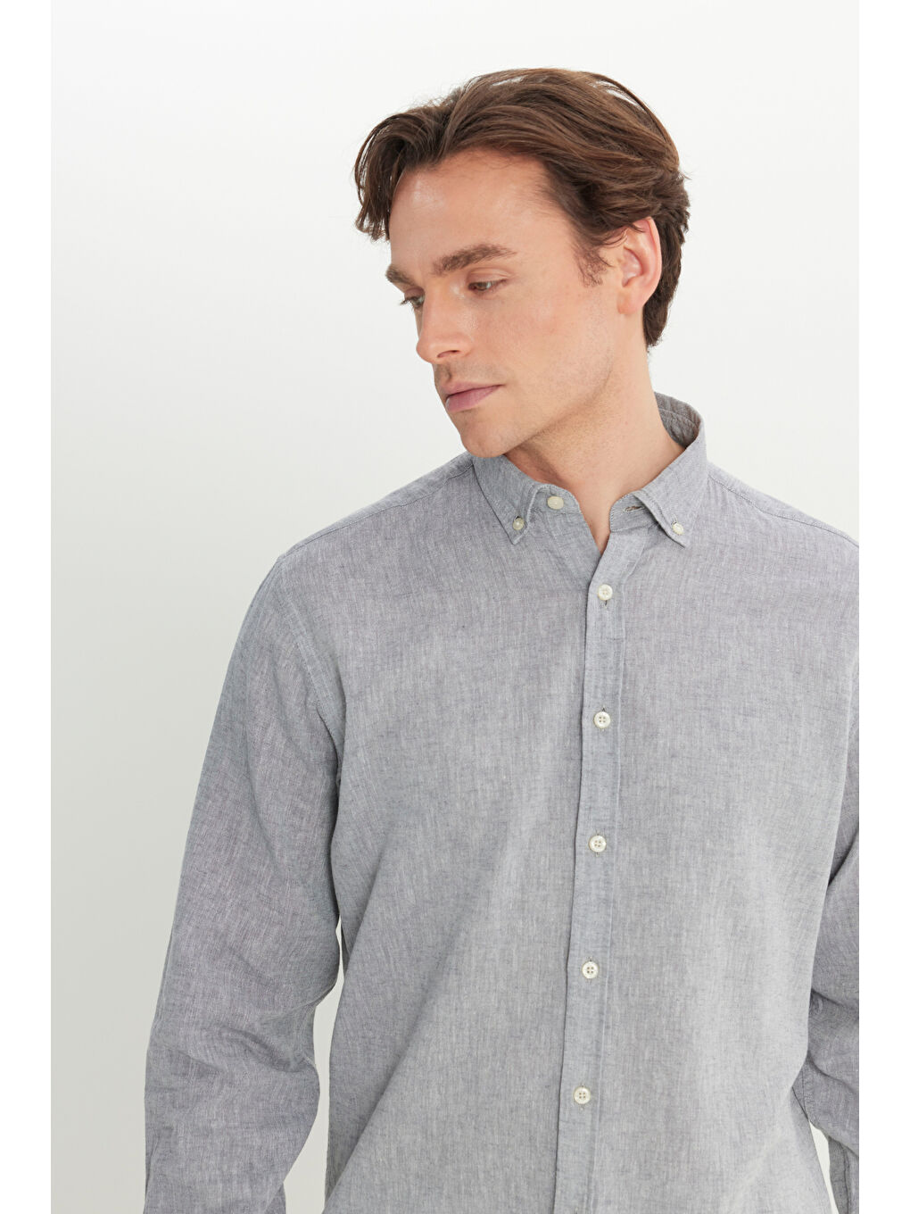 Erkek Gri Pamuklu Keten Comfort Fit Düğmeli Yaka Armürlü Gömlek-6