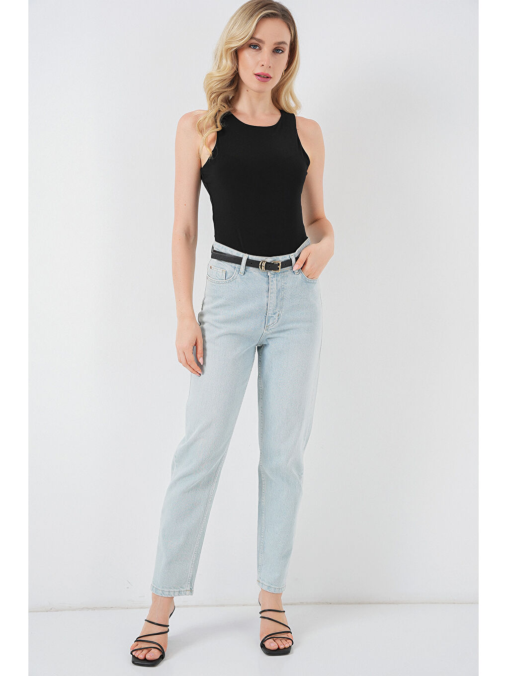 Kadın Halter Yaka Çıtçıtlı Body 972 - Siyah-1