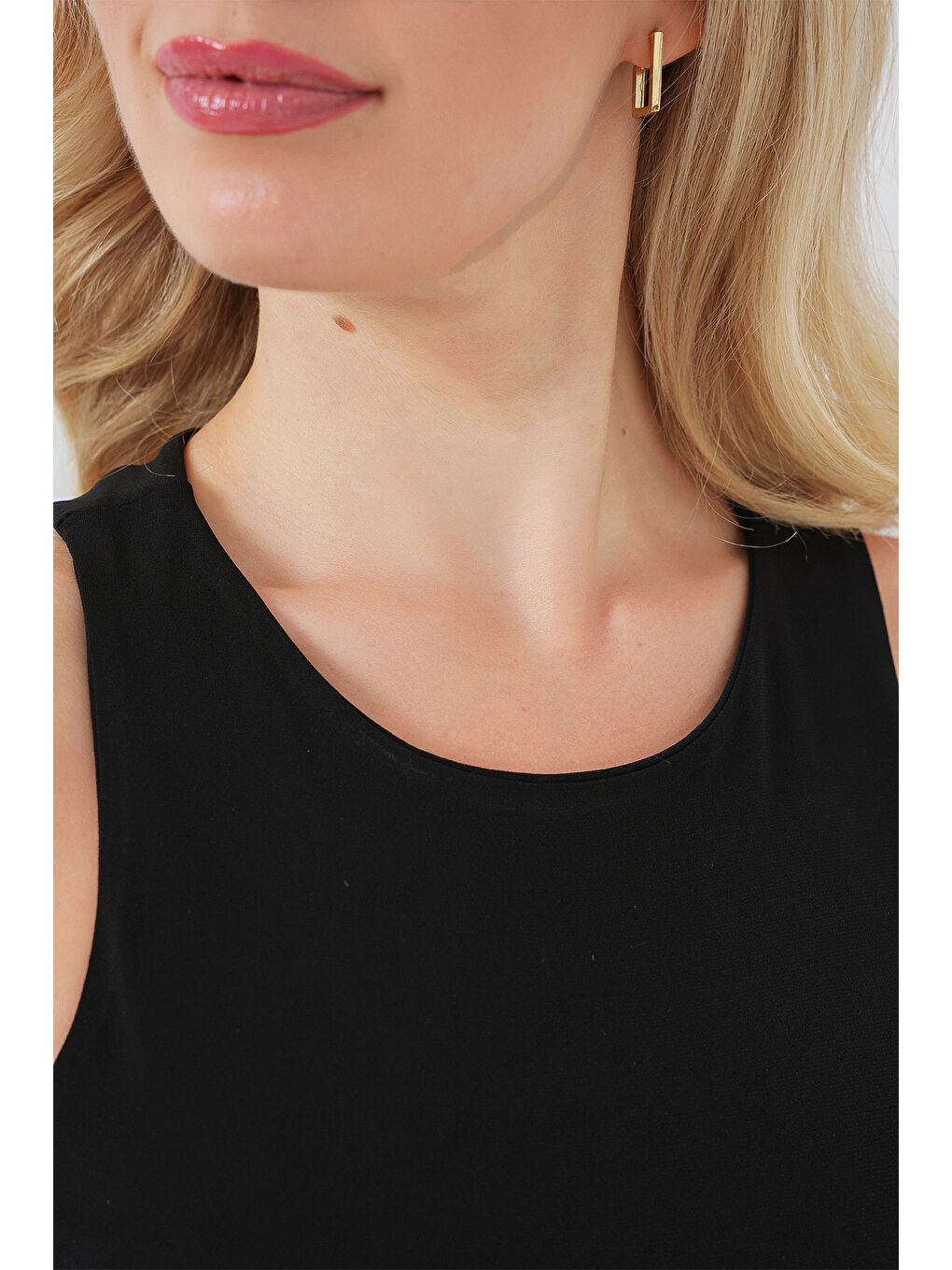 Kadın Halter Yaka Çıtçıtlı Body 972 - Siyah-5