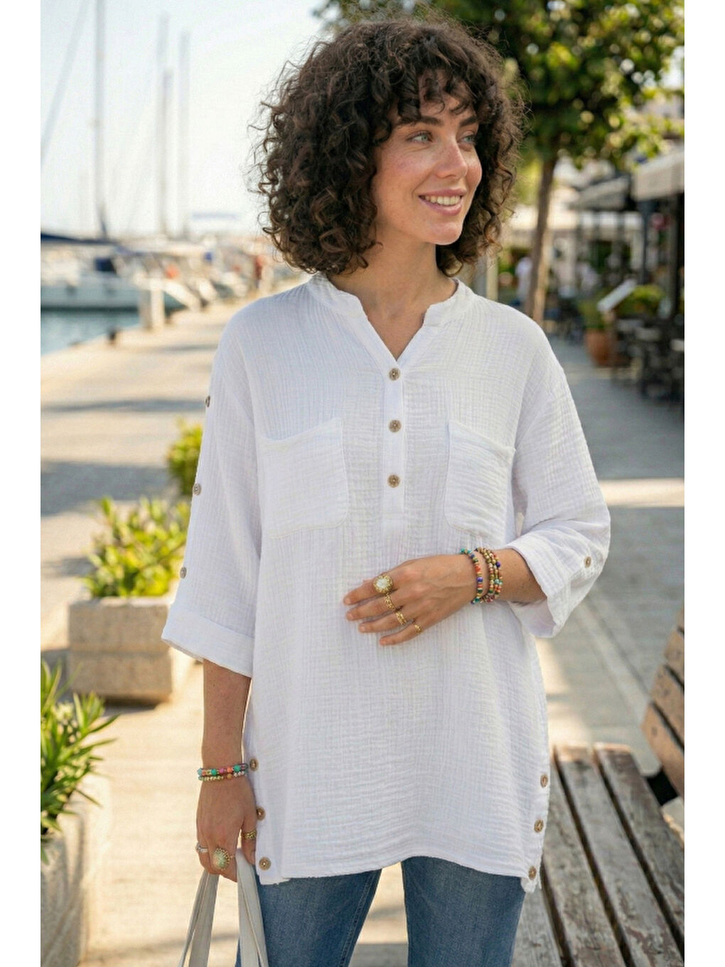 Beyaz Hakim Yaka 3/4 Kol Düğmeli Çift Cepli Yanları Düğmeli Casual Müslin Dokuma Bluz 70 65-2