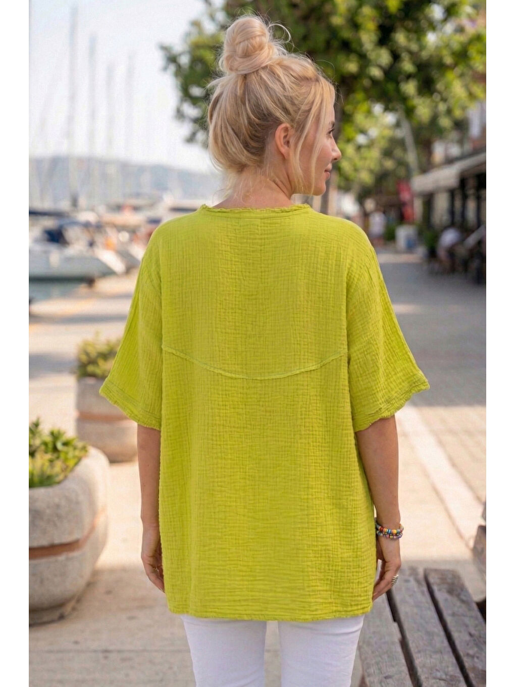 Fıstık Yeşili V Yaka Kısa Kol Düğmeli Yaka Ve Kolucu Fırfırlı Casual Müslin Dokuma Bluz 77 70-4