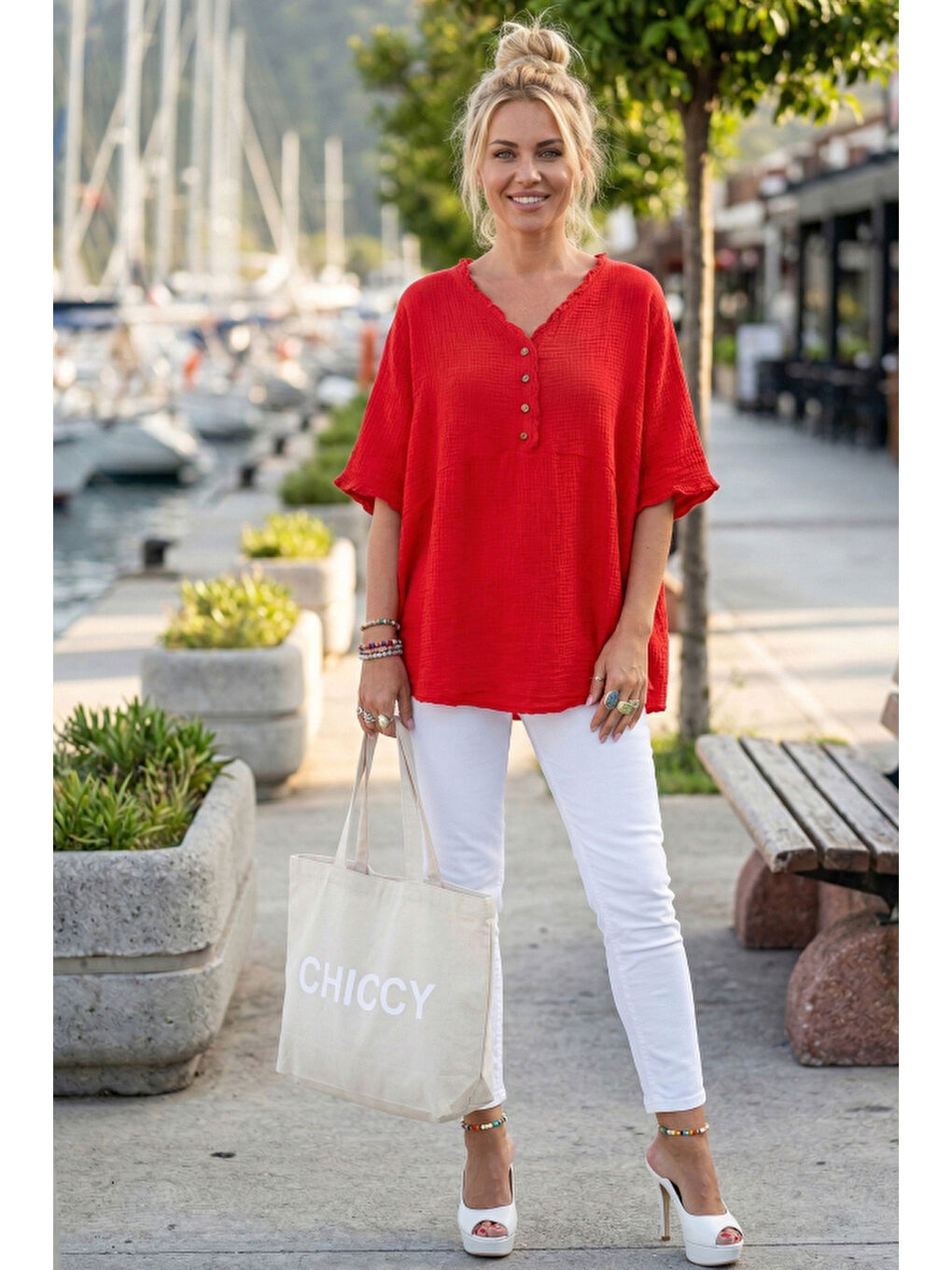 Kırmızı V Yaka Kısa Kol Düğmeli Yaka Ve Kolucu Fırfırlı Casual Müslin Oversize Dokuma Bluz 77 70-4