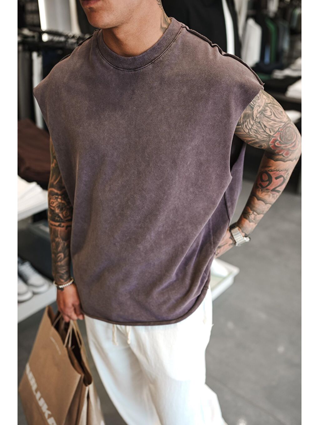 Erkek Oversize Yıkamalı Kolsuz Tişört Kahverengi-3