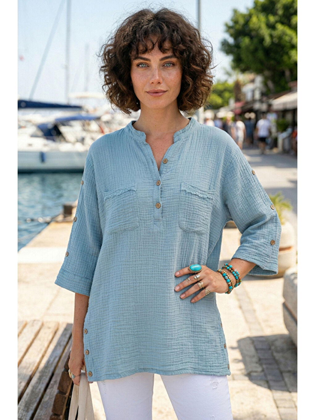 Açık Mavi Hakim Yaka 3/4 Kol Düğmeli Çift Cepli Yanları Düğmeli Casual Müslin Dokuma Bluz 70 65-1