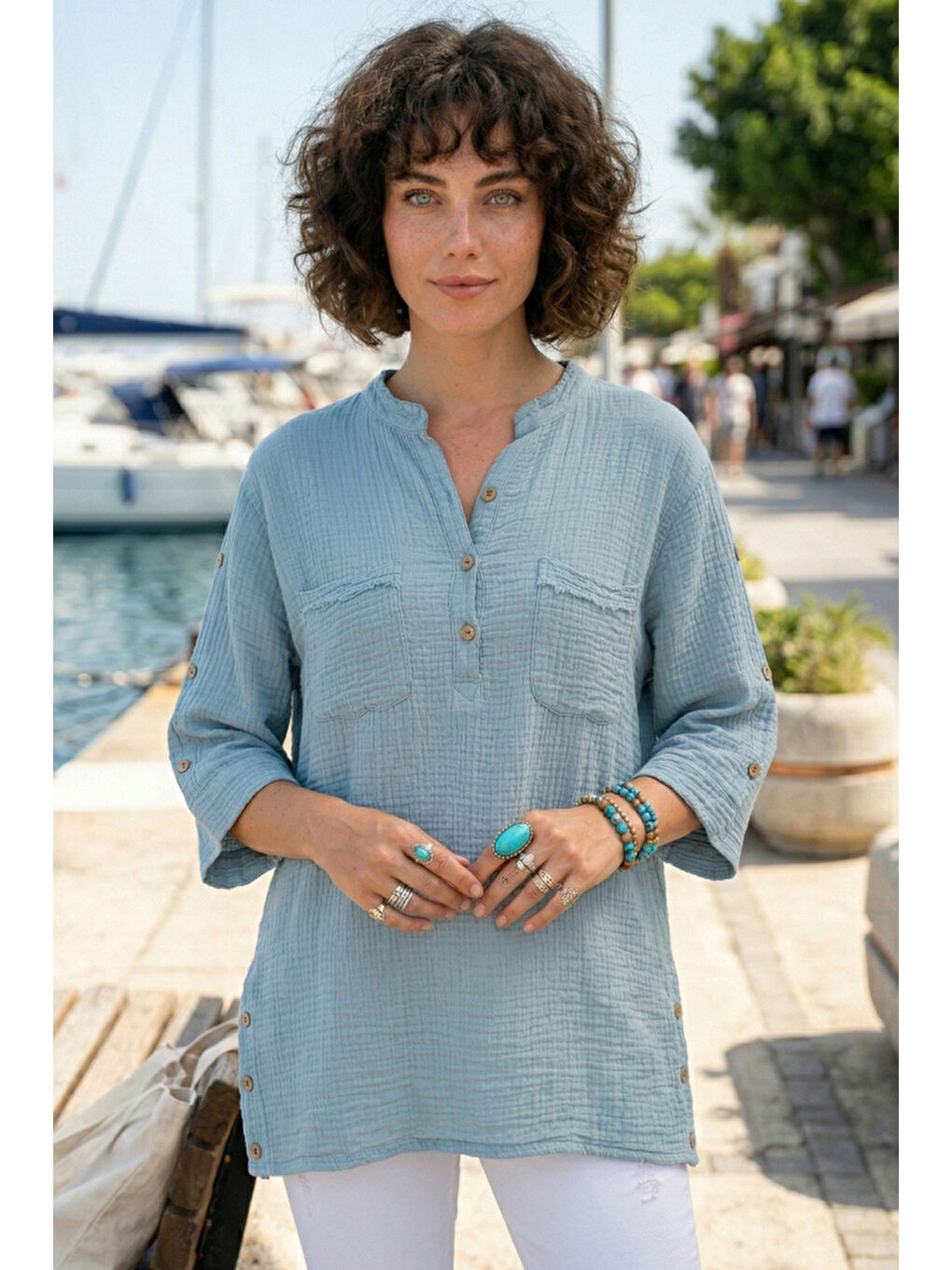 Açık Mavi Hakim Yaka 3/4 Kol Düğmeli Çift Cepli Yanları Düğmeli Casual Müslin Dokuma Bluz 70 65-2