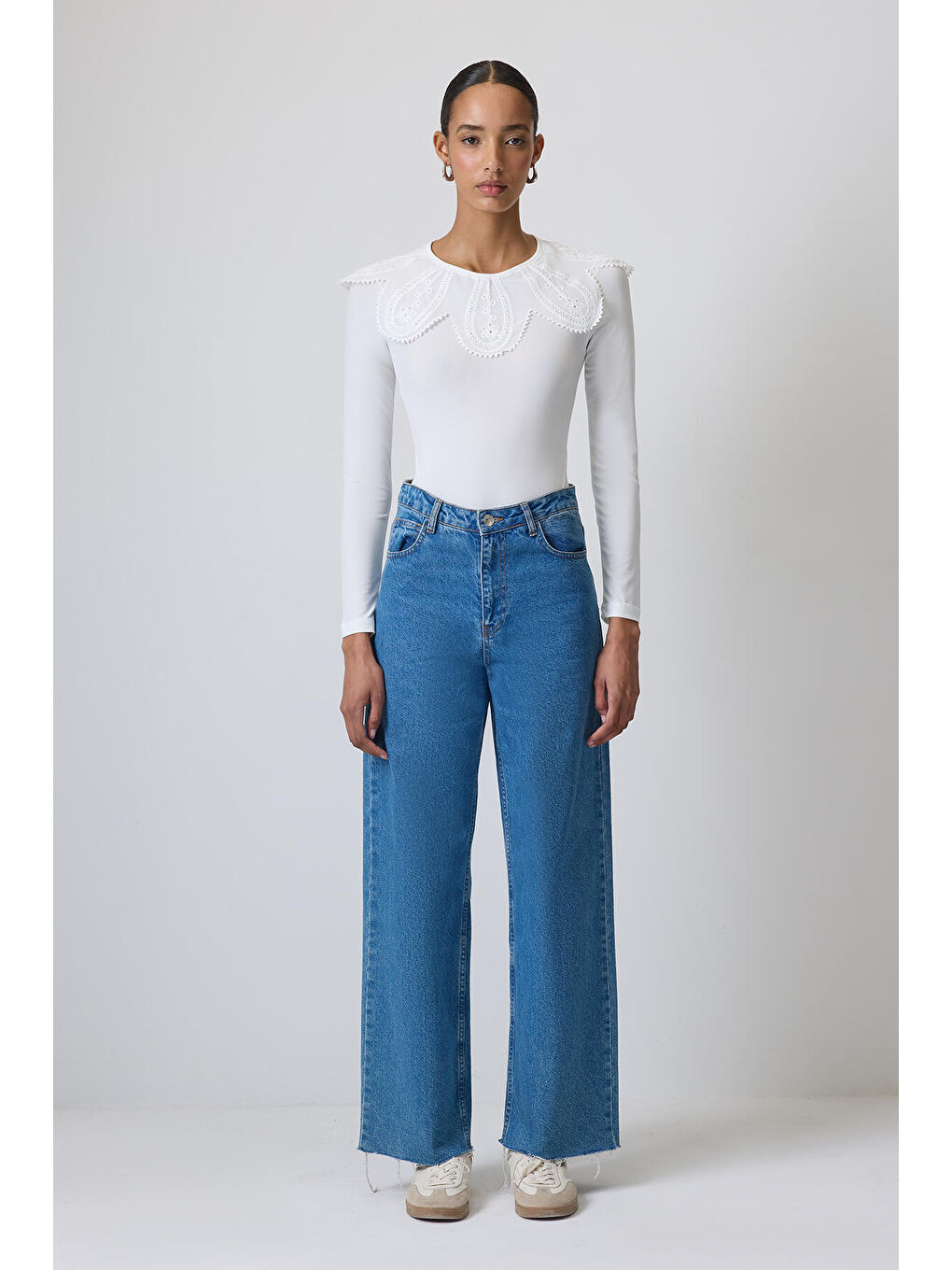 Ekru Yakası Dantelli Çıtçıtlı Body-1