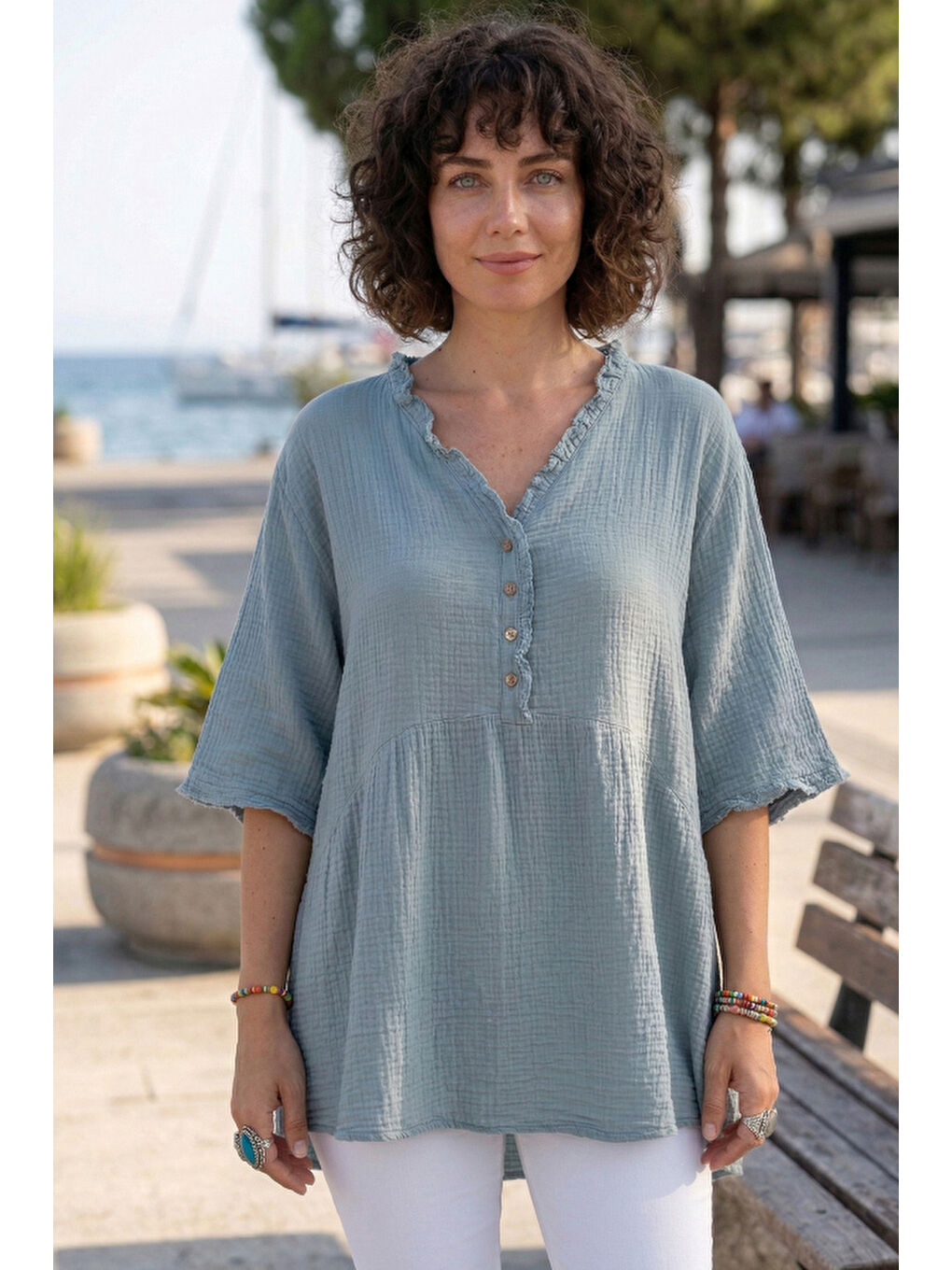 Açık Mavi V Yaka Kısa Kol Düğmeli Yaka Ve Kolucu Fırfırlı Casual Müslin Oversize Dokuma Bluz 77 70-1