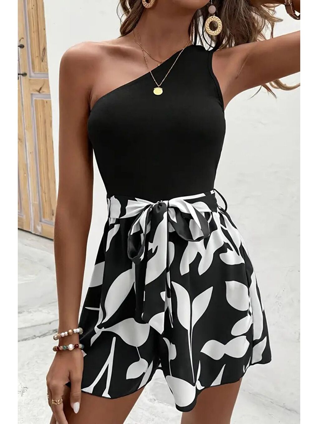 Kadın Siyah Tek Omuzlu Basic Dar Kesim Slim Fit Bluz-1