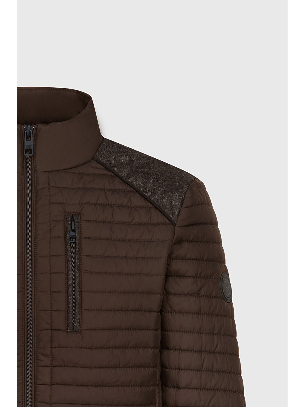 Erkek Kahverengi Standart Fit Normal Kesim Kapitone Desenli Dik Yaka Fermuarlı Yan Cep Şişme Mont-6