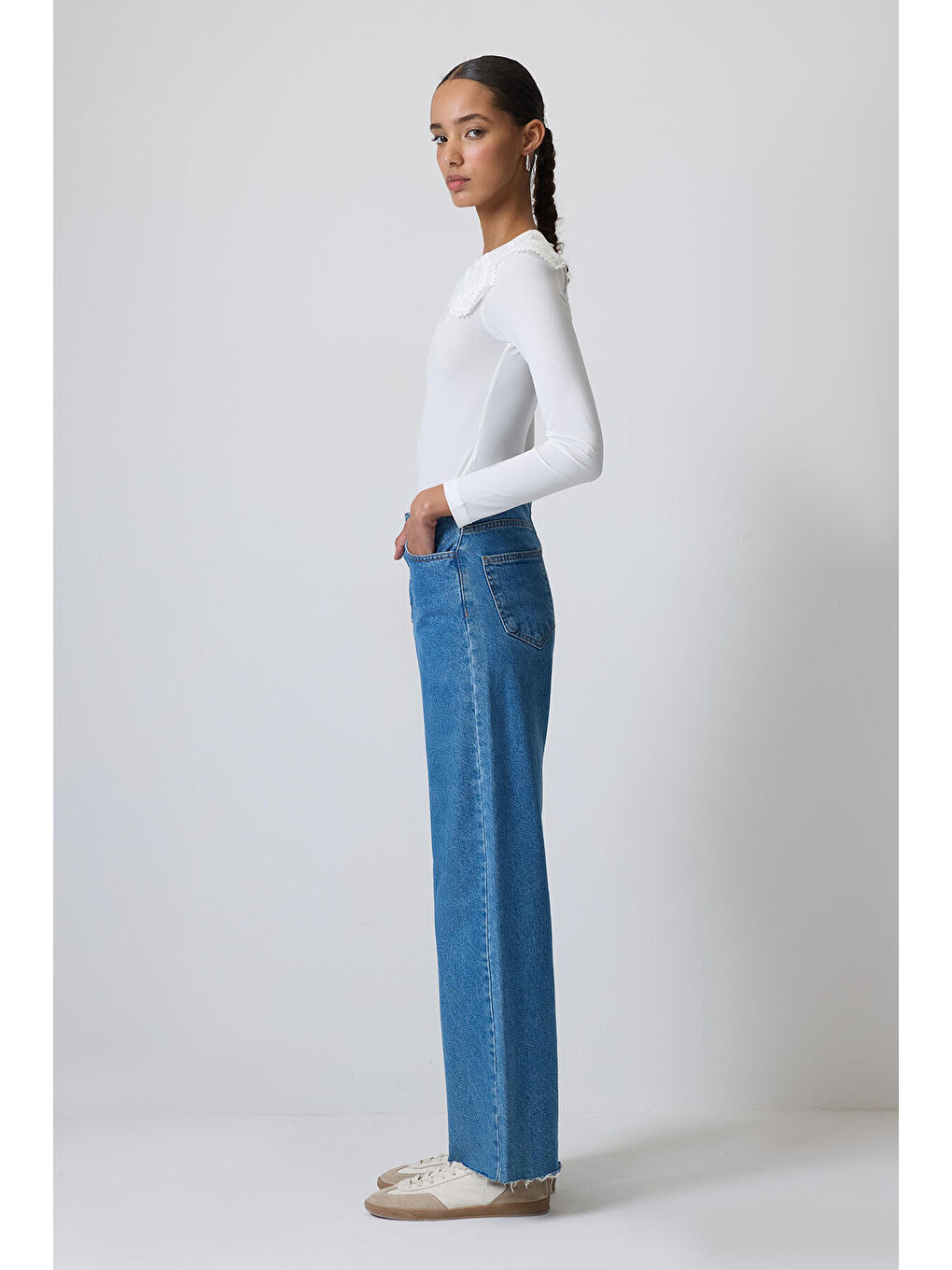 Ekru Yakası Dantelli Çıtçıtlı Body-2