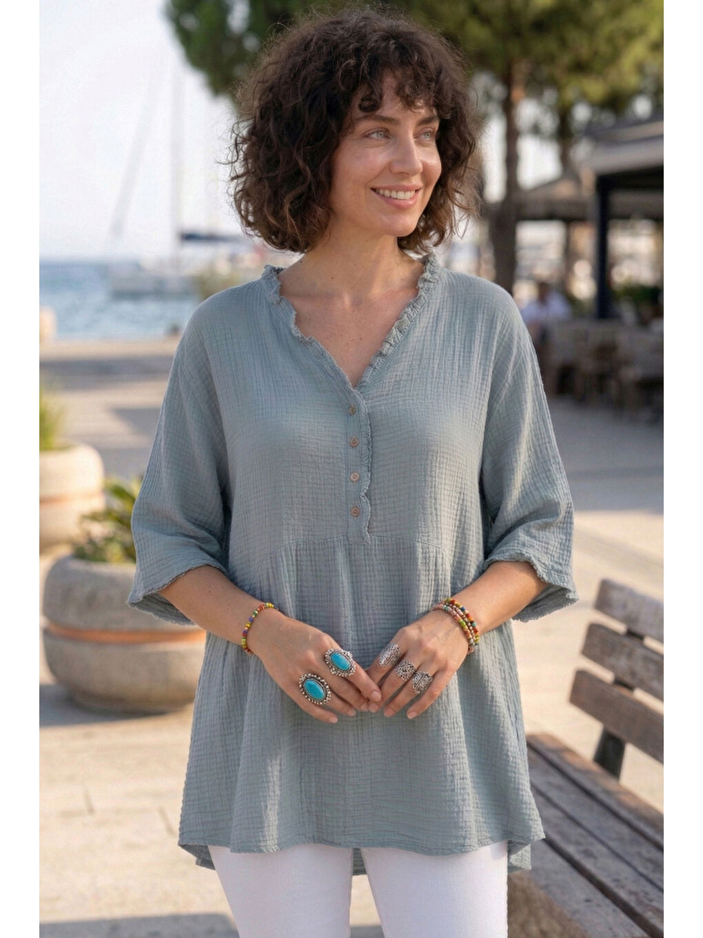 Açık Mavi V Yaka Kısa Kol Düğmeli Yaka Ve Kolucu Fırfırlı Casual Müslin Oversize Dokuma Bluz 77 70-3