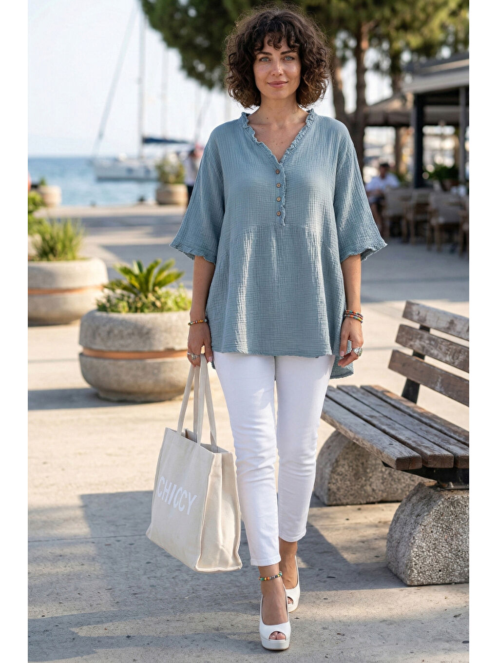 Açık Mavi V Yaka Kısa Kol Düğmeli Yaka Ve Kolucu Fırfırlı Casual Müslin Oversize Dokuma Bluz 77 70-4