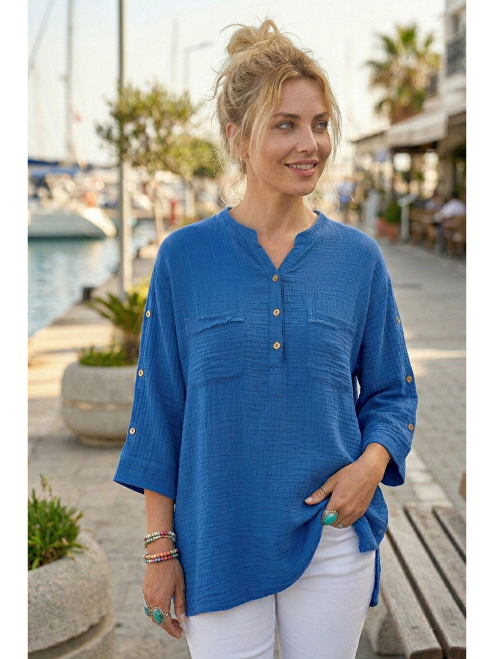 Mavi Hakim Yaka 3/4 Kol Düğmeli Çift Cepli Yanları Düğmeli Casual Müslin Dokuma Bluz 70 65-1