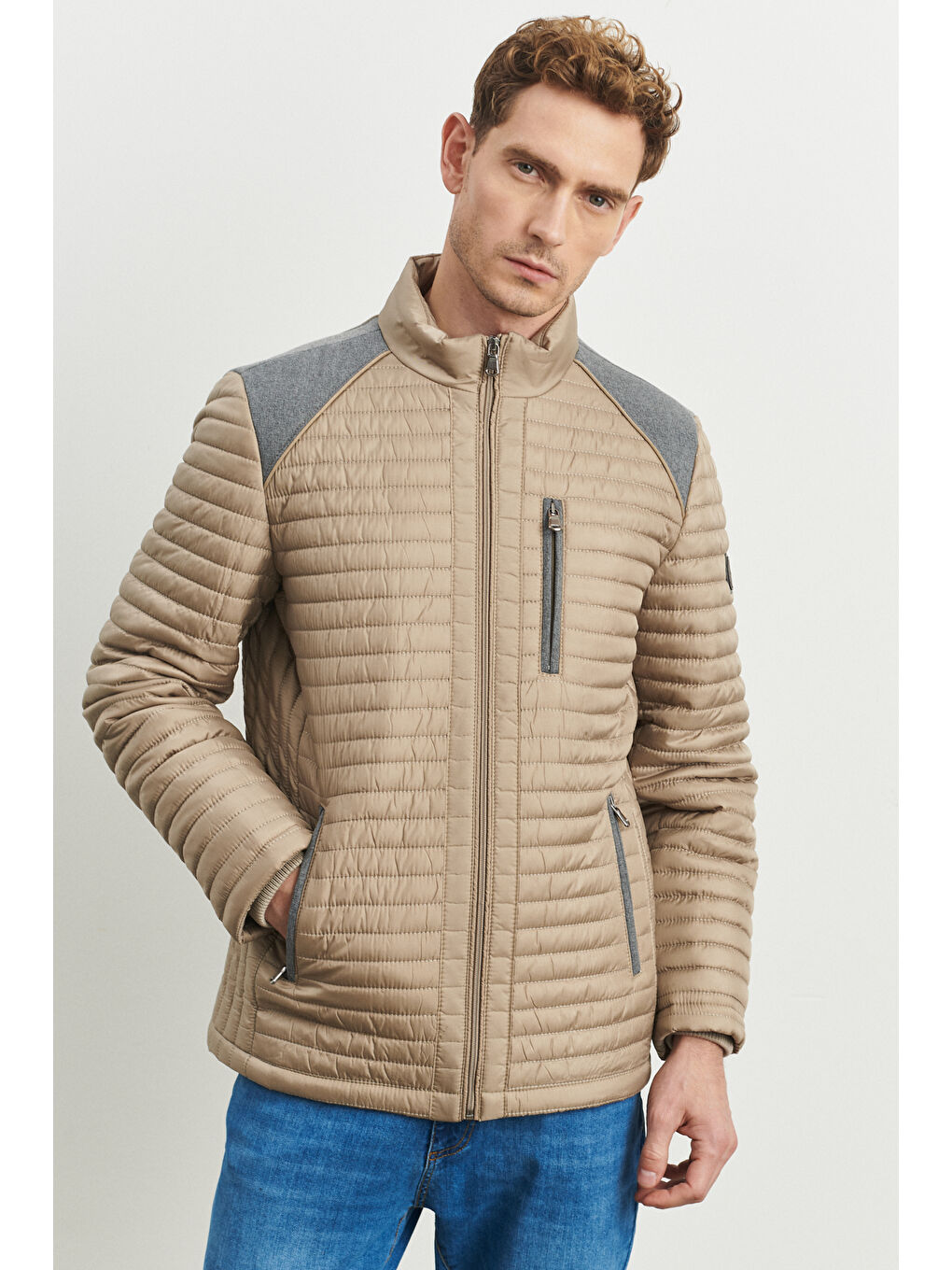 Erkek Bej Standart Fit Normal Kesim Soğuk Hava Geçirmez Desenli Şişme Mont-3