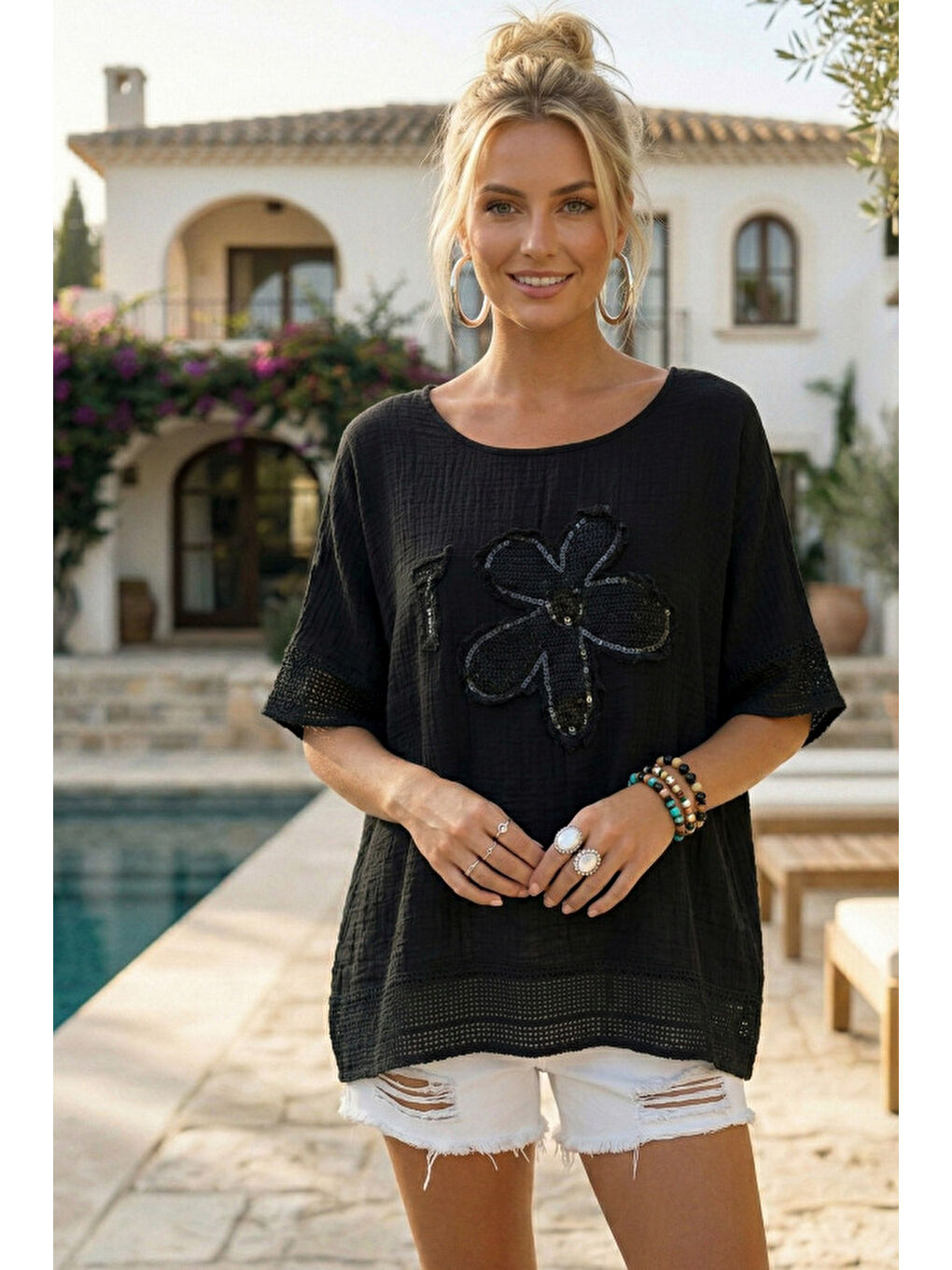 Siyah Yuvarlak Yaka Düşük Kol Etek Ve Kol Ucu File Detaylı Çiçek Aplikeli Casual Dokuma Bluz 65 60-1