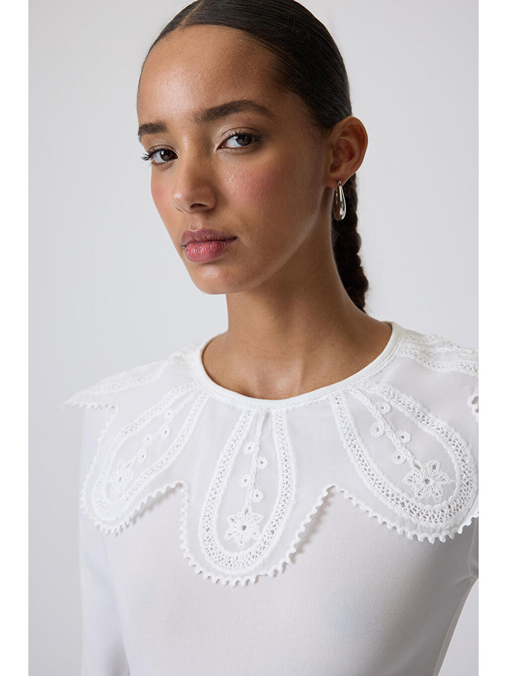 Ekru Yakası Dantelli Çıtçıtlı Body-4