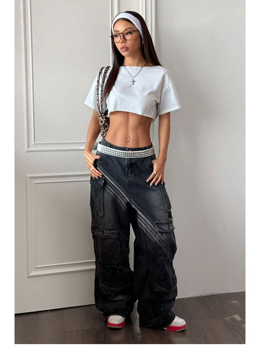 Kadın Beyaz Kayık Yaka Oversize Crop T-Shirt-6