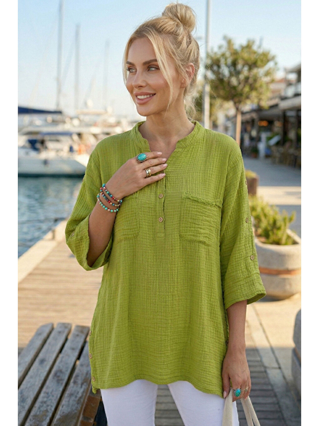 Yeşil Hakim Yaka 3/4 Kol Düğmeli Çift Cepli Yanları Düğmeli Casual Müslin Dokuma Bluz 70 65