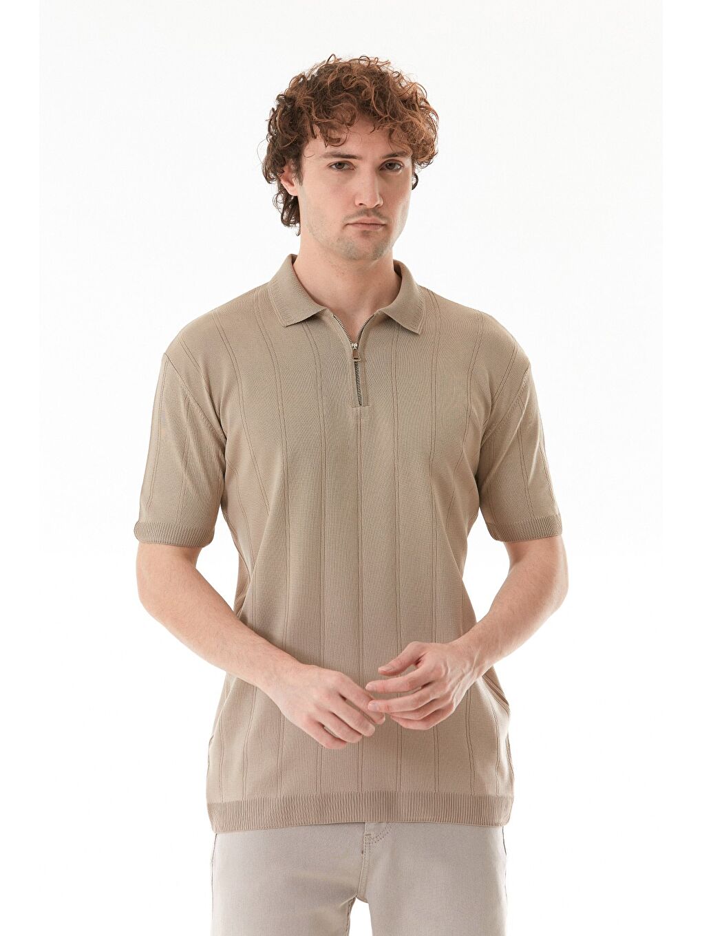 Bej Şeritli Polo Yaka Yarım Fermuarlı Triko Tişört