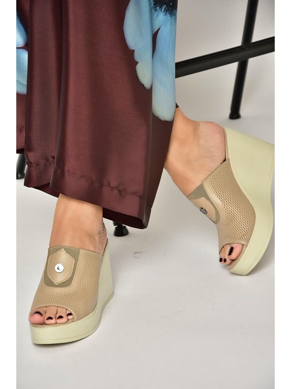 Bej Kadın Terlik Y555250703-4