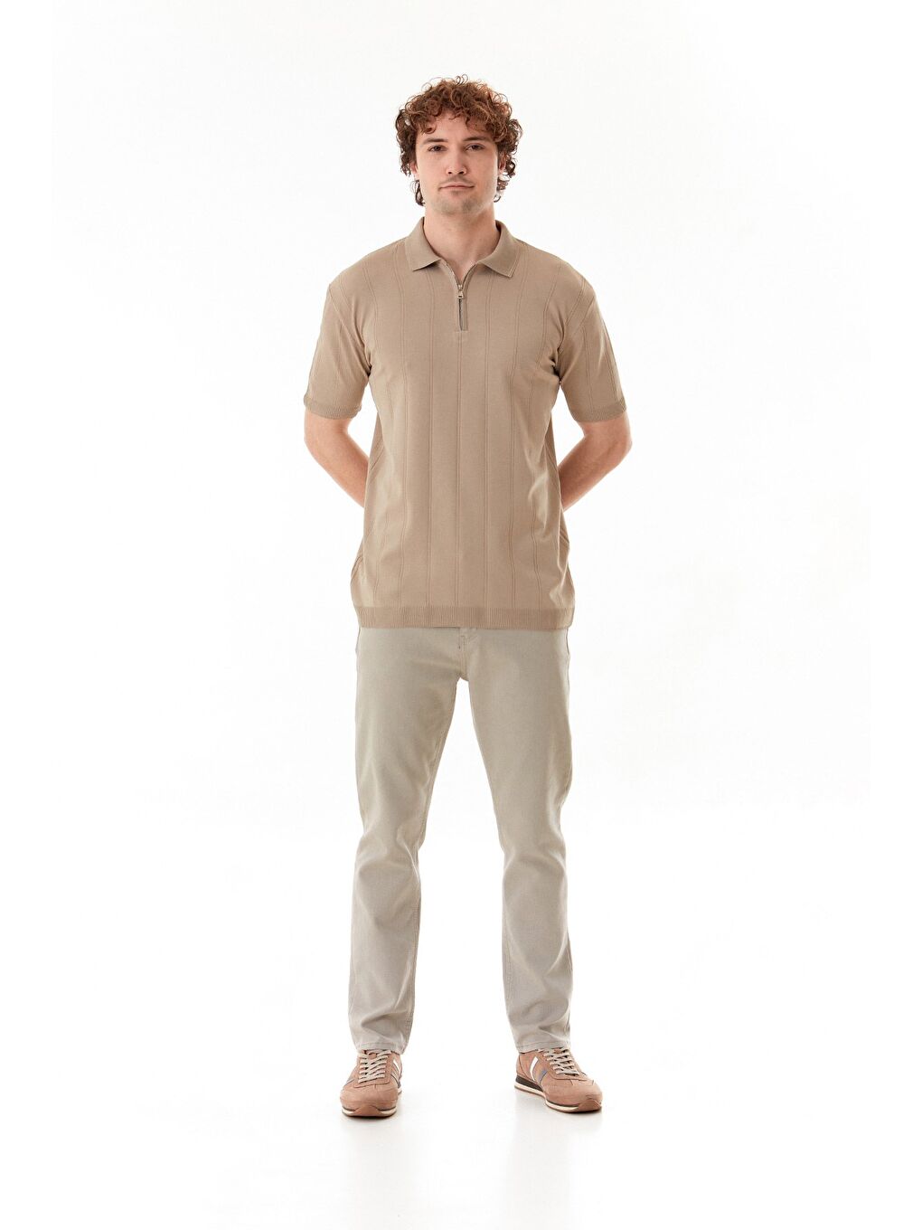 Bej Şeritli Polo Yaka Yarım Fermuarlı Triko Tişört-2