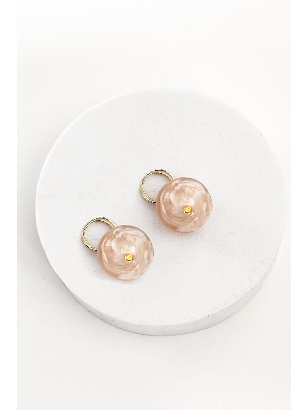 Ekru 20mm Büyük Boncuklu Küpe