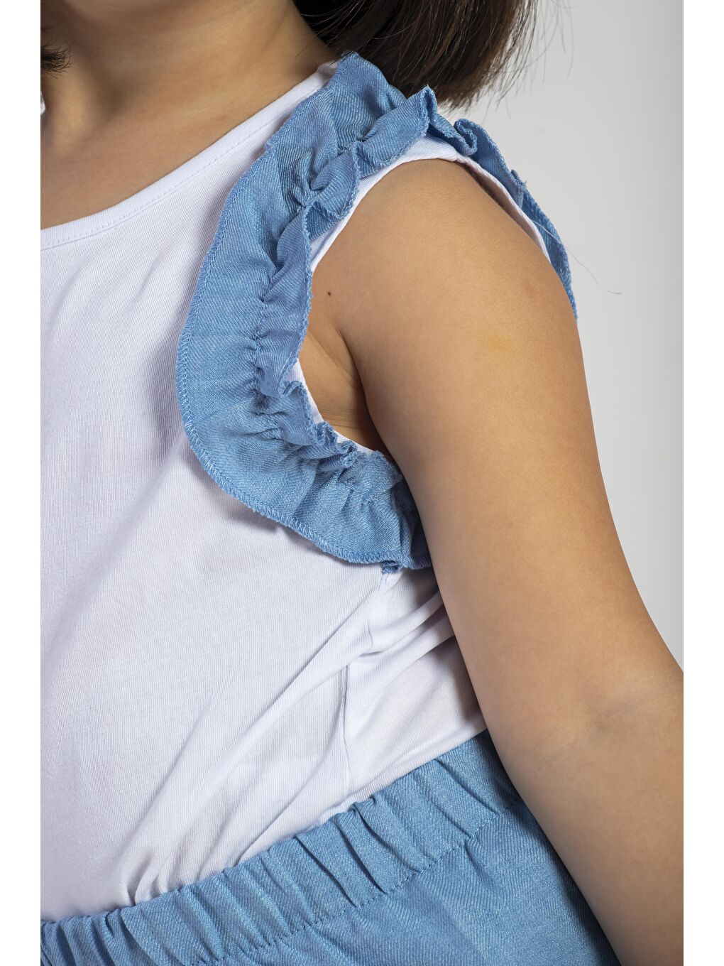 Bisiklet Yaka Sıfır Kol Fırfırlı Şortlu Beyaz Mavi Renk Kız Çocuk İkili Takım-5