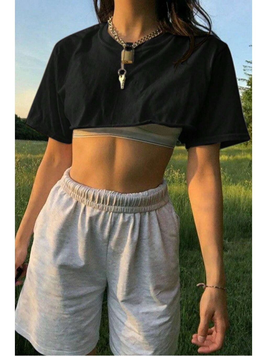 Kadın Siyah Bisiklet Yaka Oversize Crop T-Shirt