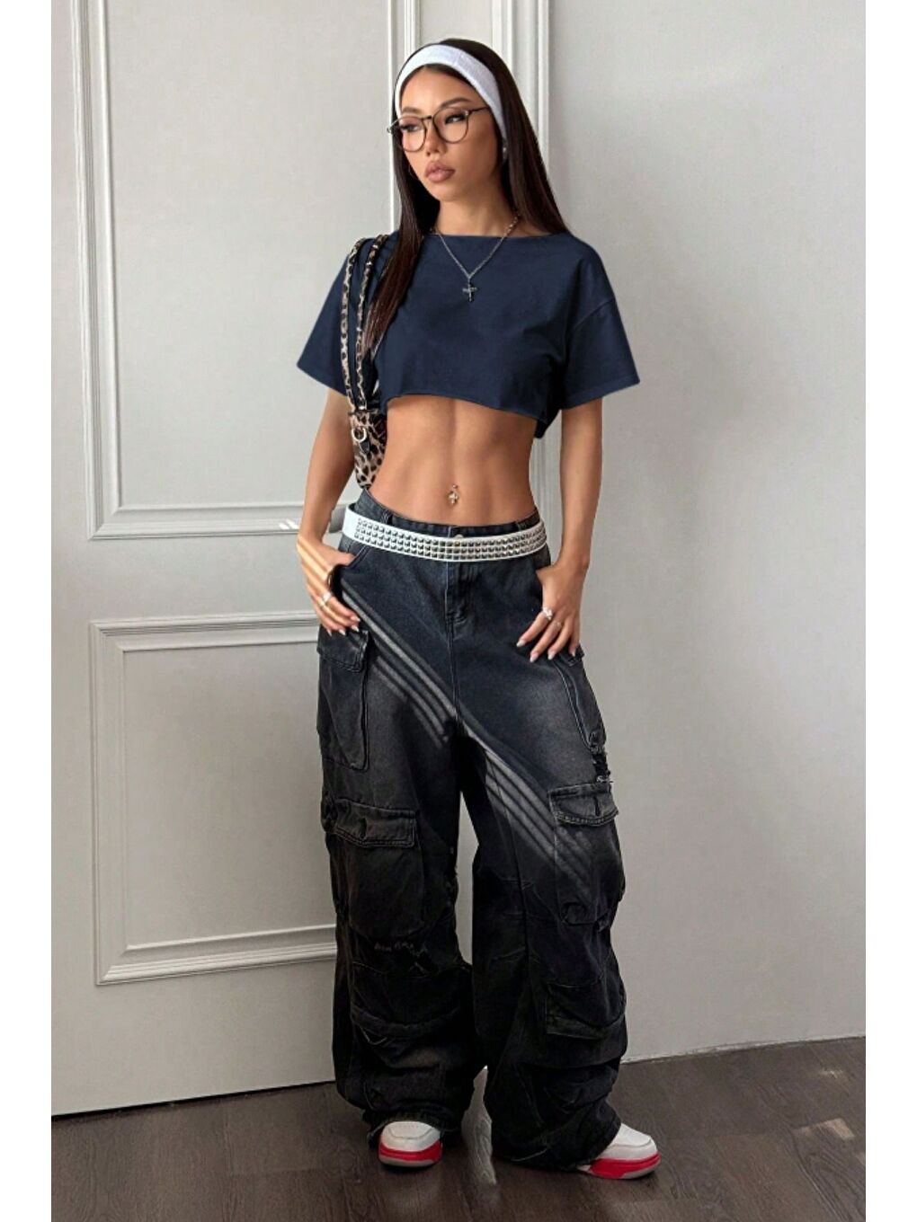 Kadın Lacivert Kayık Yaka Oversize Crop T-Shirt-5