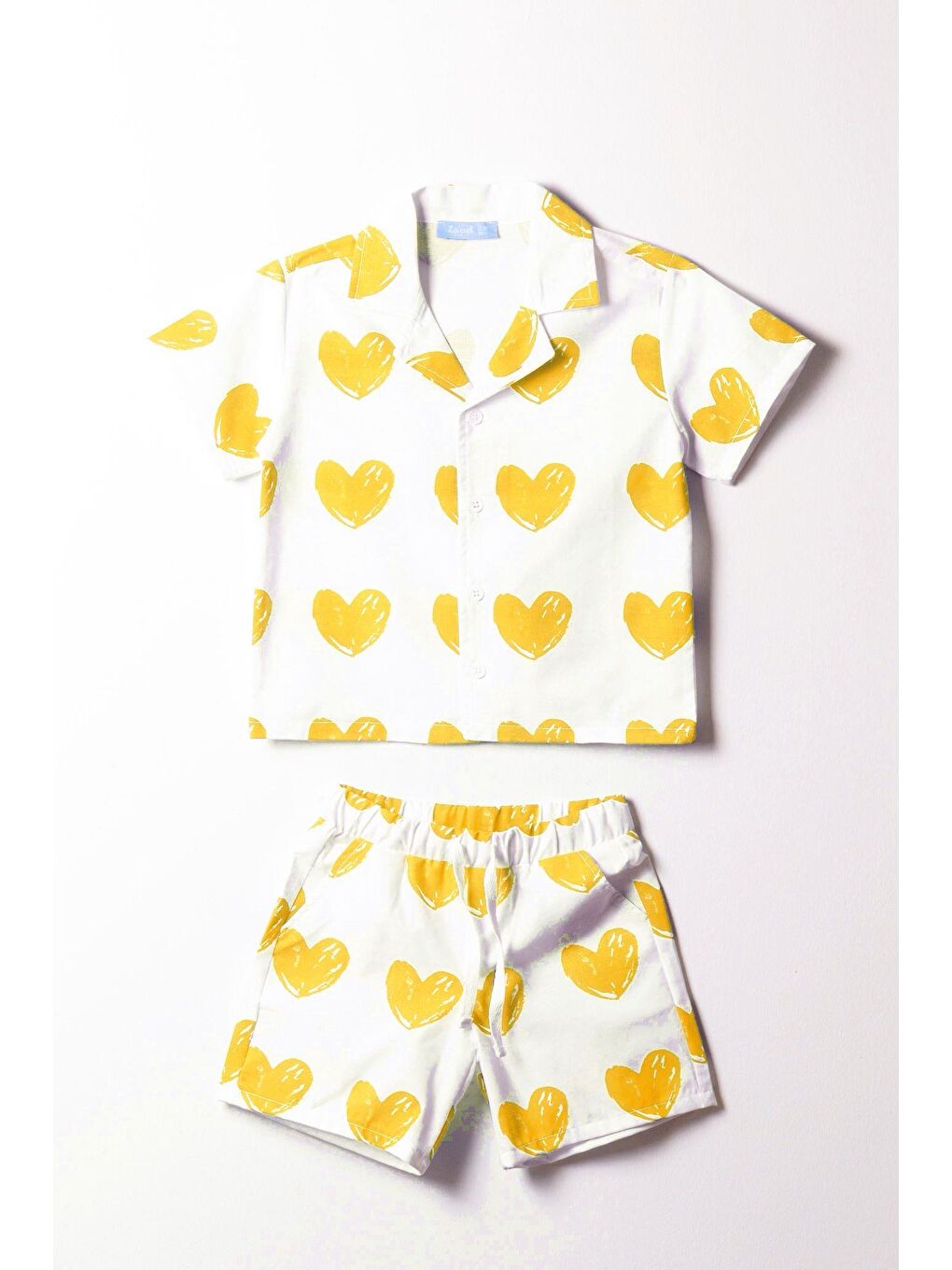 Sarı Kız Çocuk Kısa Kollu Düğmeli Gömlek Ve Şort İkili Takım – Kalpli Desen-1