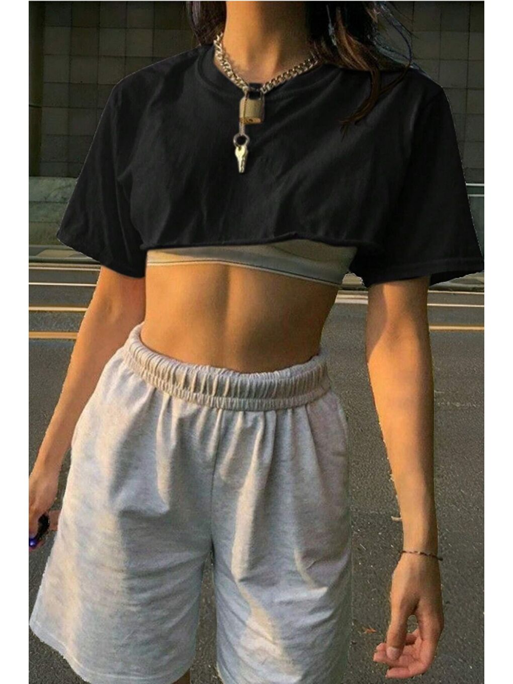 Kadın Siyah Bisiklet Yaka Oversize Crop T-Shirt-6