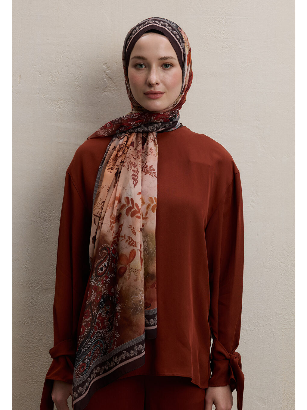 Kahverengi Ellen Desen İpek Krep Şal Kiremit-2