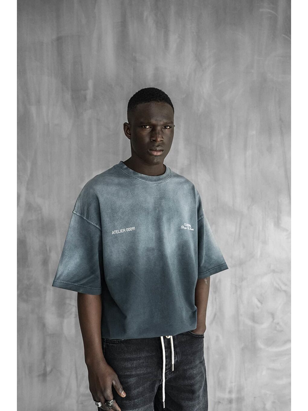 Erkek Renk Geçişli Baskılı Oversize Yıkamalı Tişört Siyah-2