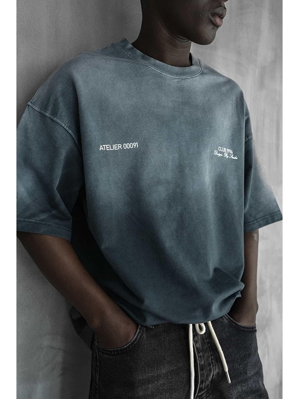 Erkek Renk Geçişli Baskılı Oversize Yıkamalı Tişört Siyah-4