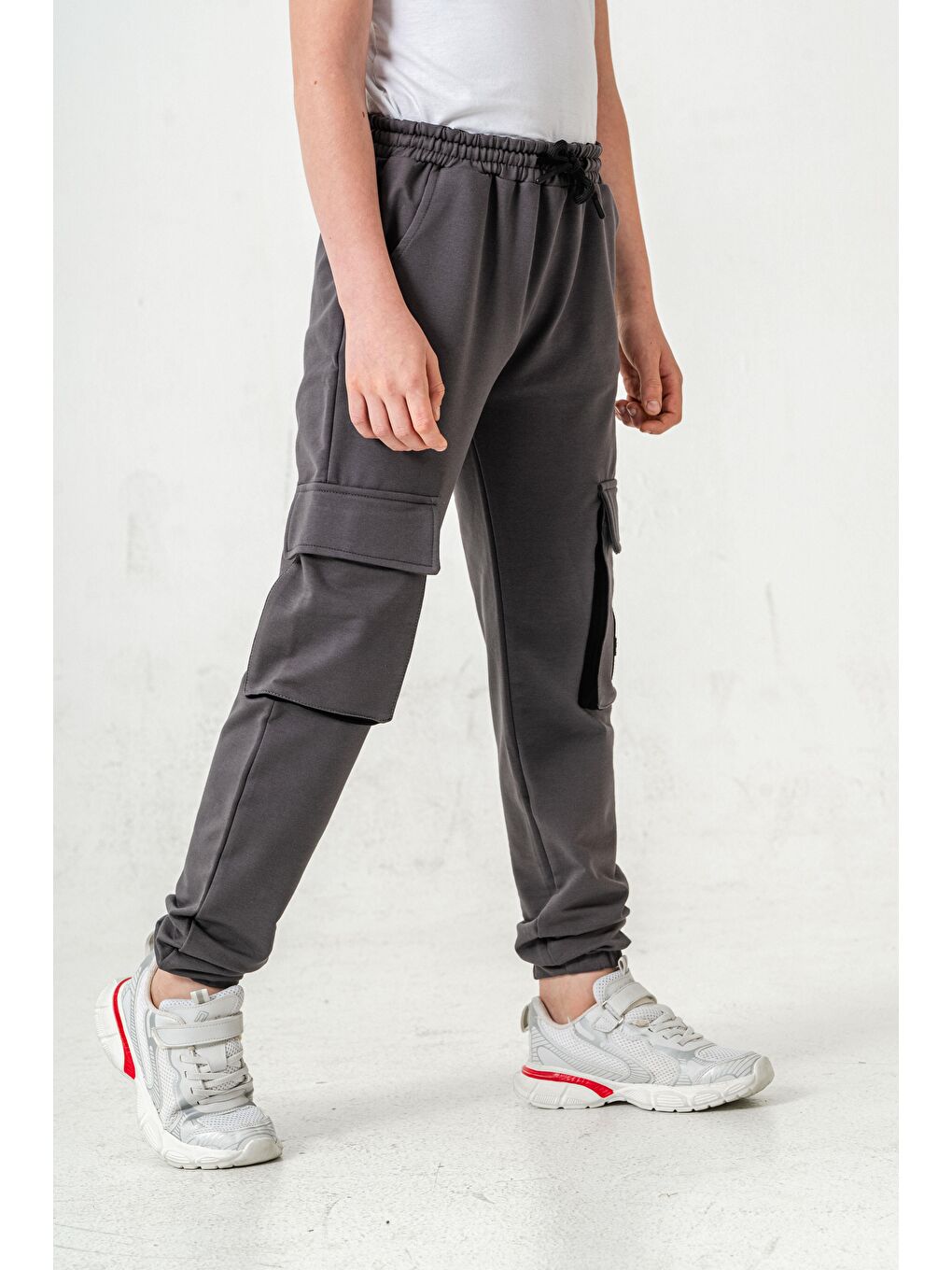 Gri Çift Kargo Cepli Sol Cep Kapagı Armalı Erkek Çoçuk Eşofman Altı-4