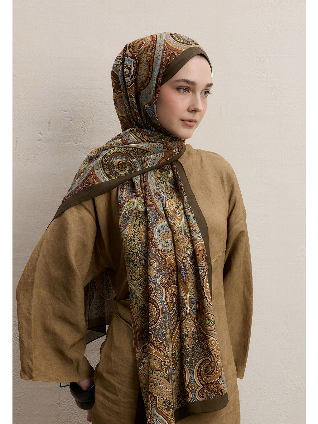 Ember Desen Şal Haki