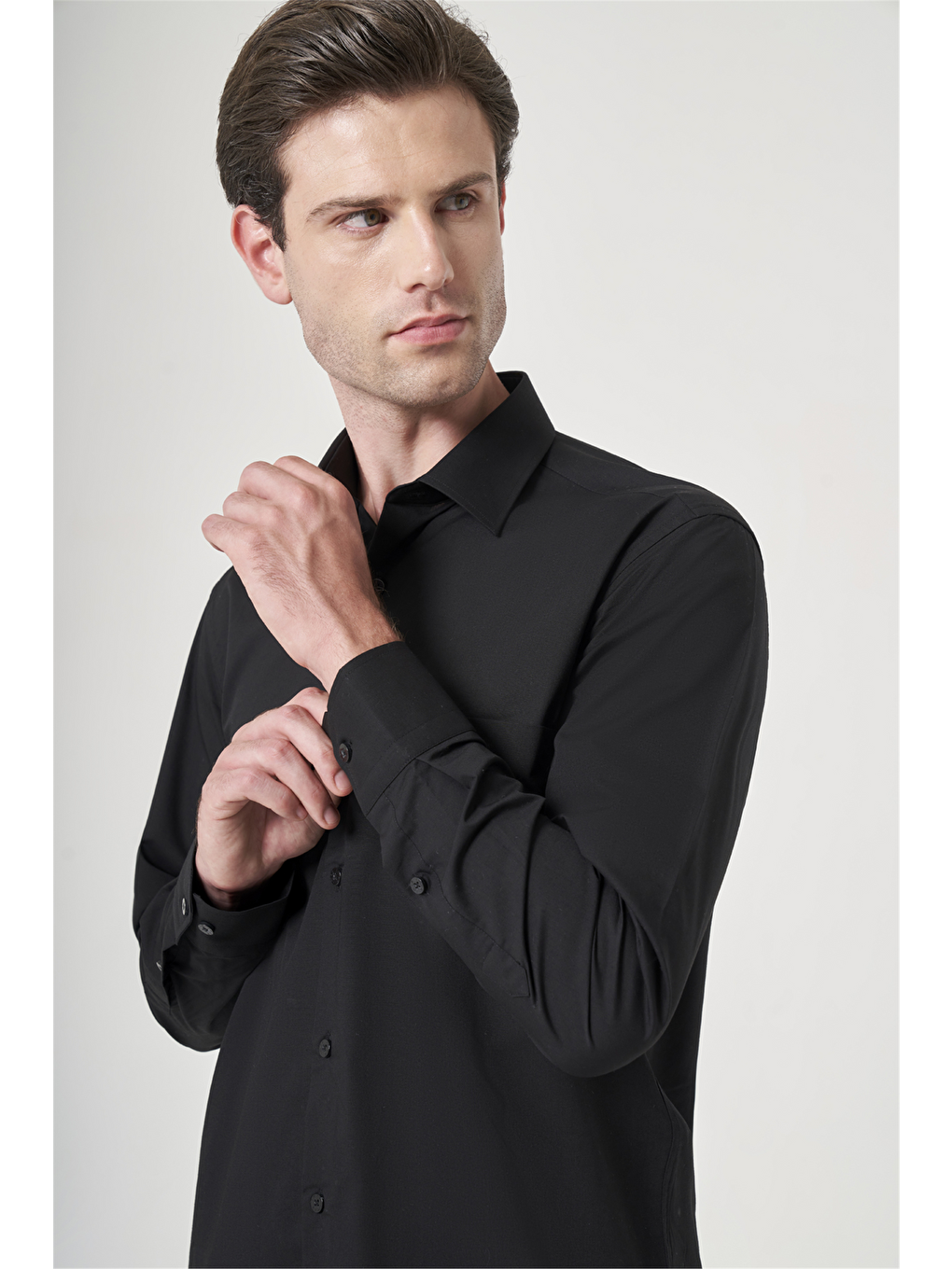 Siyah Sert Yaka Uzun Kol Cepli Comfort Fit Pamuklu Gömlek 1004260179-3