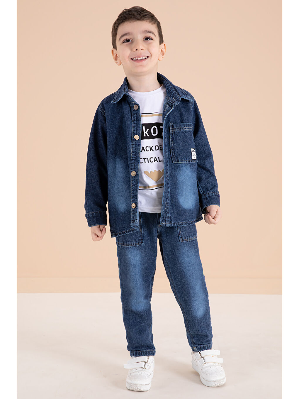 Lacivert Düğmeli Jean Ceketli Pantolonlu Erkek Çocuk 3'lü Takım 20012-2