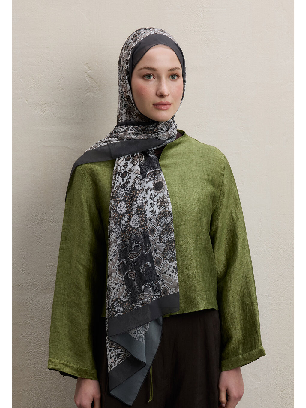 Bej Ethnıc Fıgure Desen İpek Krep Şal Vizon